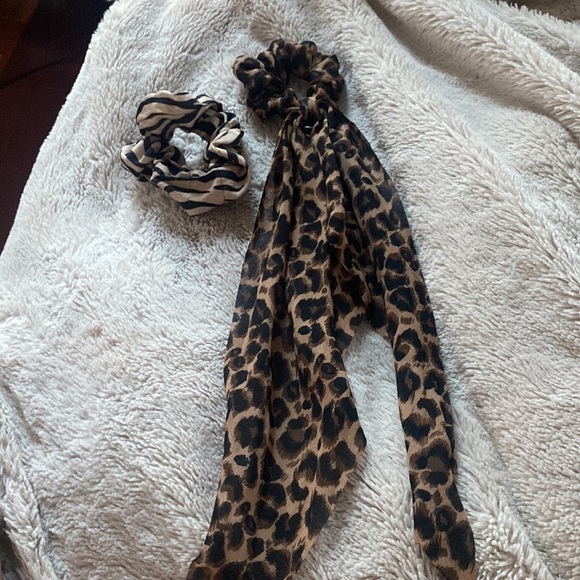 Scrunches - Picture 4 of 4